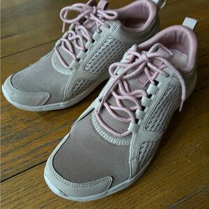Vionic Agile Ingrid Lace Up Sneakers